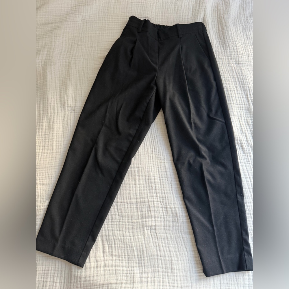 LOFT Pleated Pant
